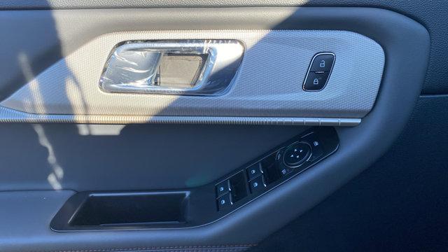 new 2025 Ford Explorer car, priced at $50,895