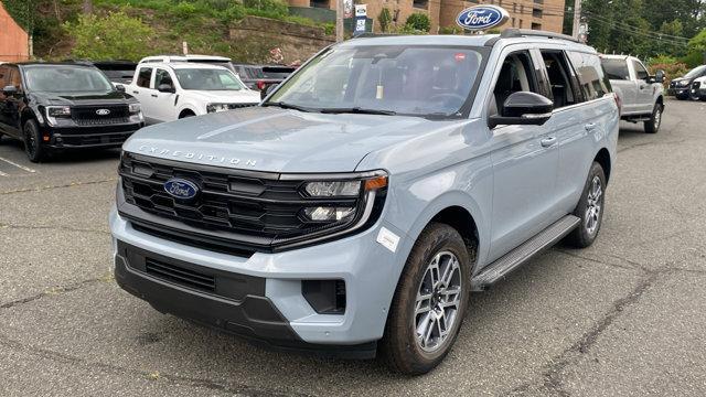 new 2025 Ford Expedition car, priced at $72,860