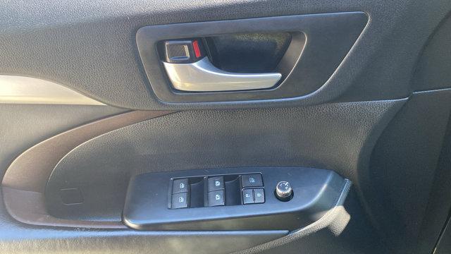 used 2018 Toyota Highlander car, priced at $24,533