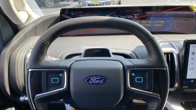new 2025 Ford Expedition car, priced at $81,980