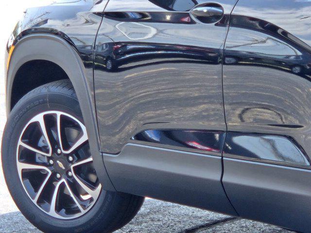 new 2025 Chevrolet TrailBlazer car, priced at $28,575