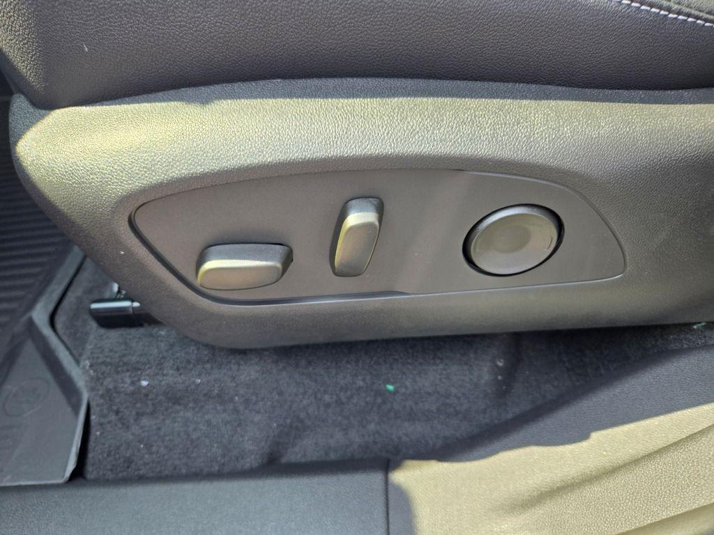 new 2026 Chevrolet Traverse car, priced at $45,202