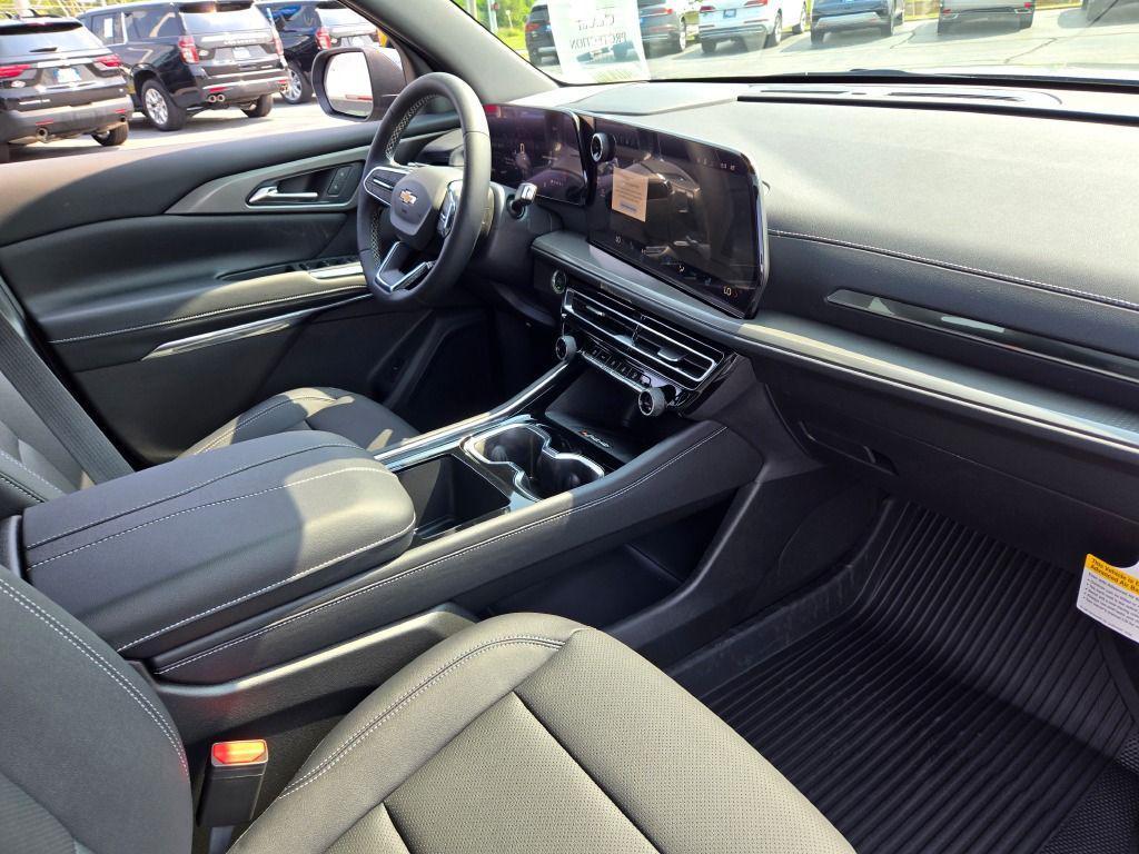 new 2026 Chevrolet Traverse car, priced at $45,202