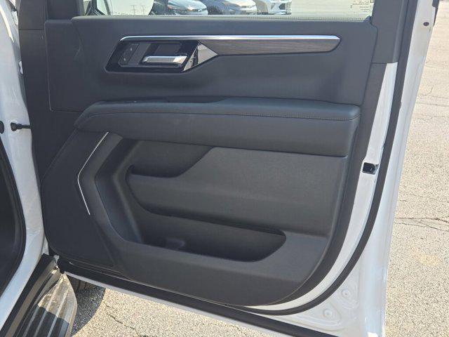 new 2025 Chevrolet Suburban car, priced at $67,618