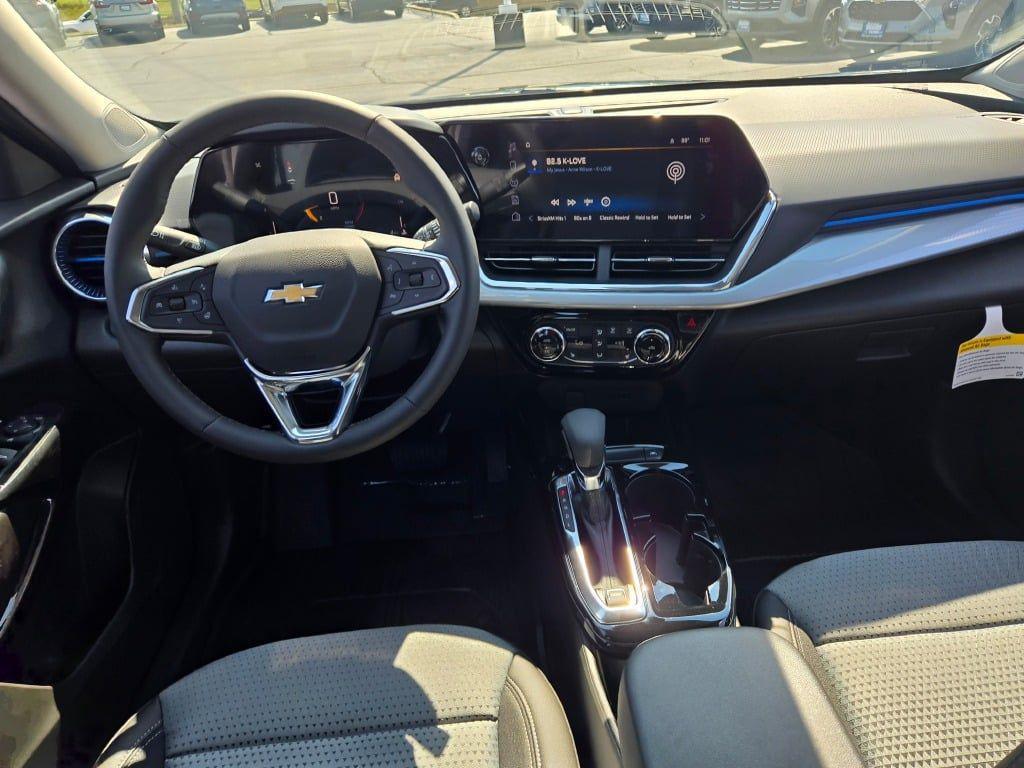 new 2025 Chevrolet Trax car, priced at $25,268
