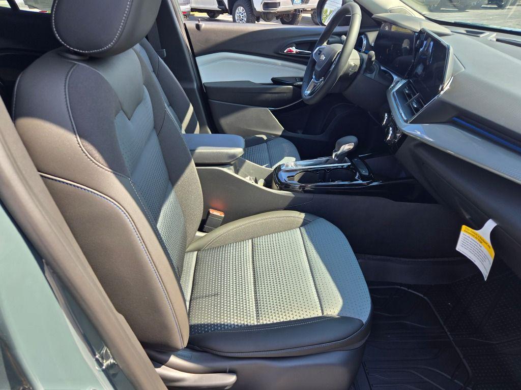 new 2025 Chevrolet Trax car, priced at $25,268