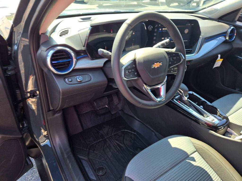 new 2025 Chevrolet Trax car, priced at $25,268