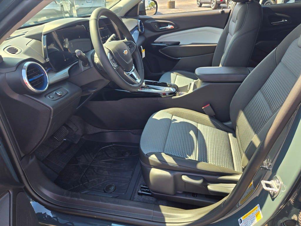 new 2025 Chevrolet Trax car, priced at $25,268