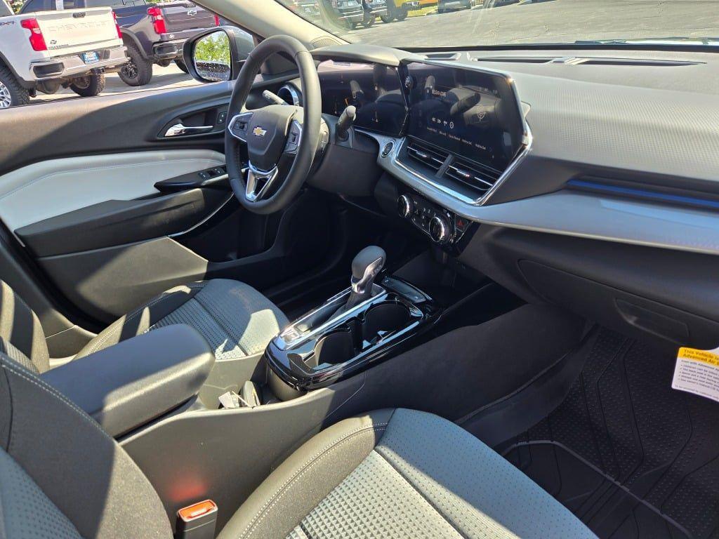 new 2025 Chevrolet Trax car, priced at $25,268