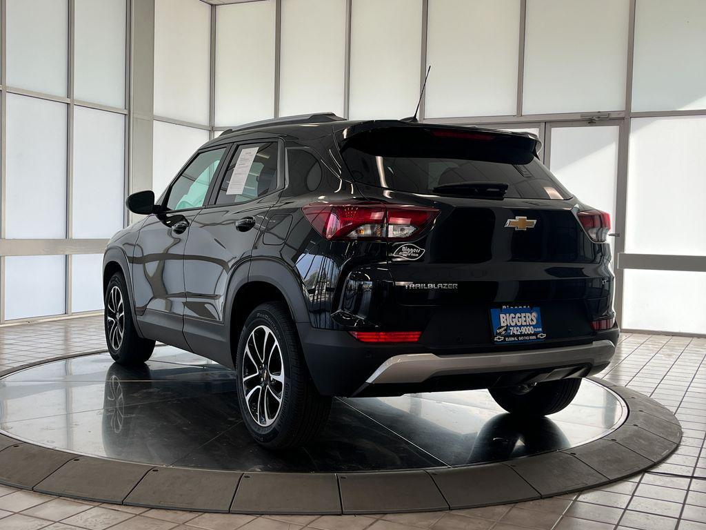 used 2024 Chevrolet TrailBlazer car, priced at $22,613
