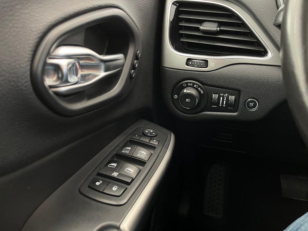 used 2020 Jeep Cherokee car, priced at $19,960