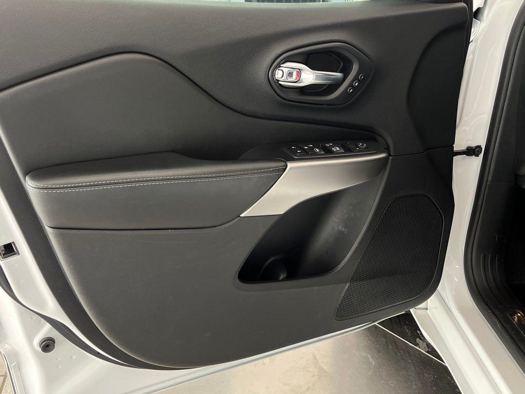 used 2020 Jeep Cherokee car, priced at $19,960