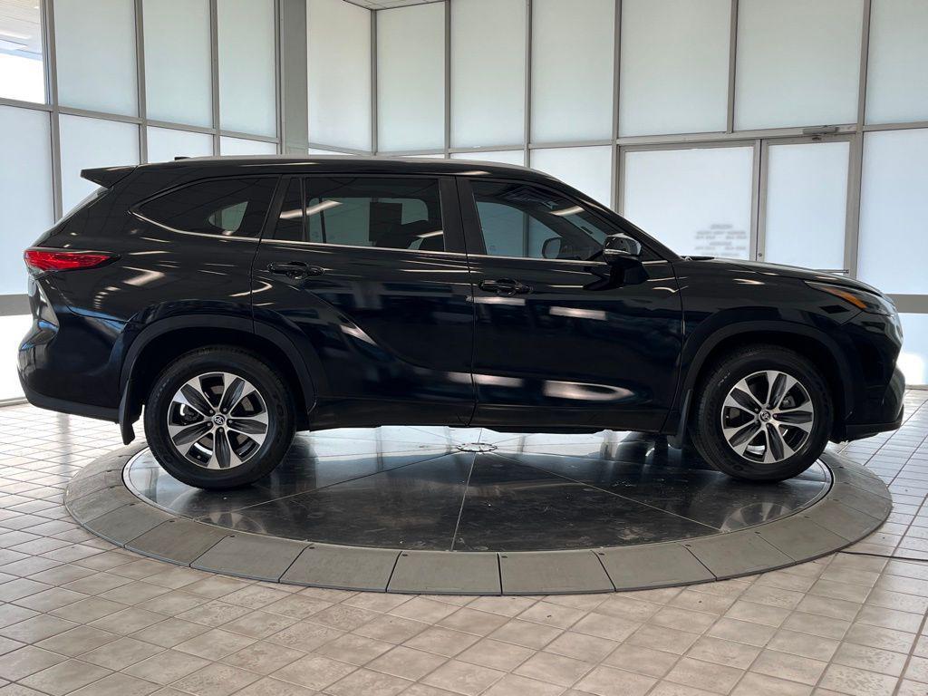 used 2023 Toyota Highlander car, priced at $35,488