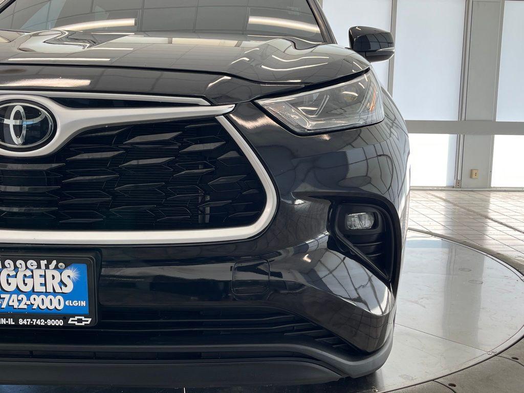 used 2023 Toyota Highlander car, priced at $35,488