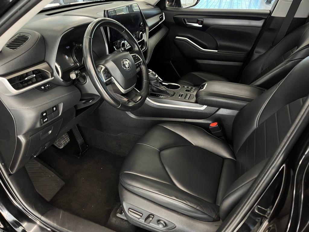 used 2023 Toyota Highlander car, priced at $35,488