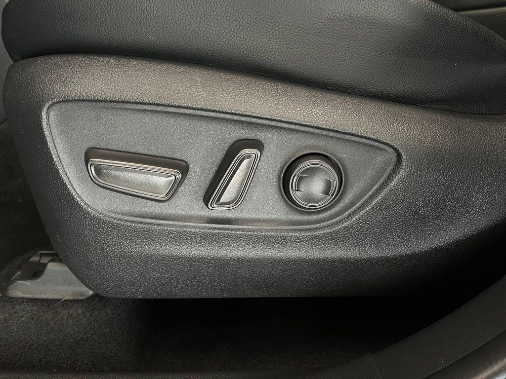 used 2023 Toyota Highlander car, priced at $35,488