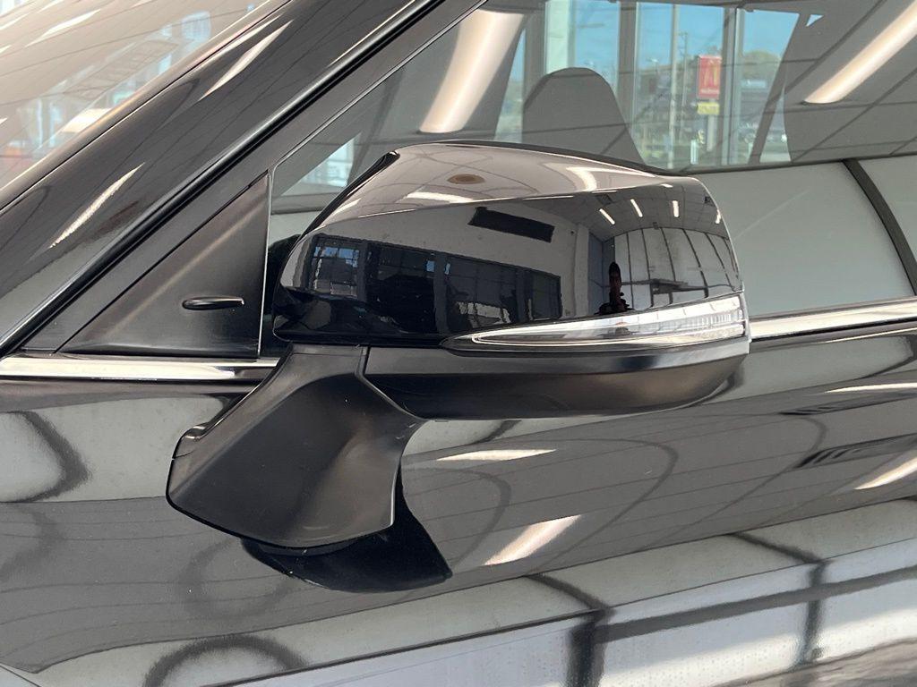 used 2023 Toyota Highlander car, priced at $35,488