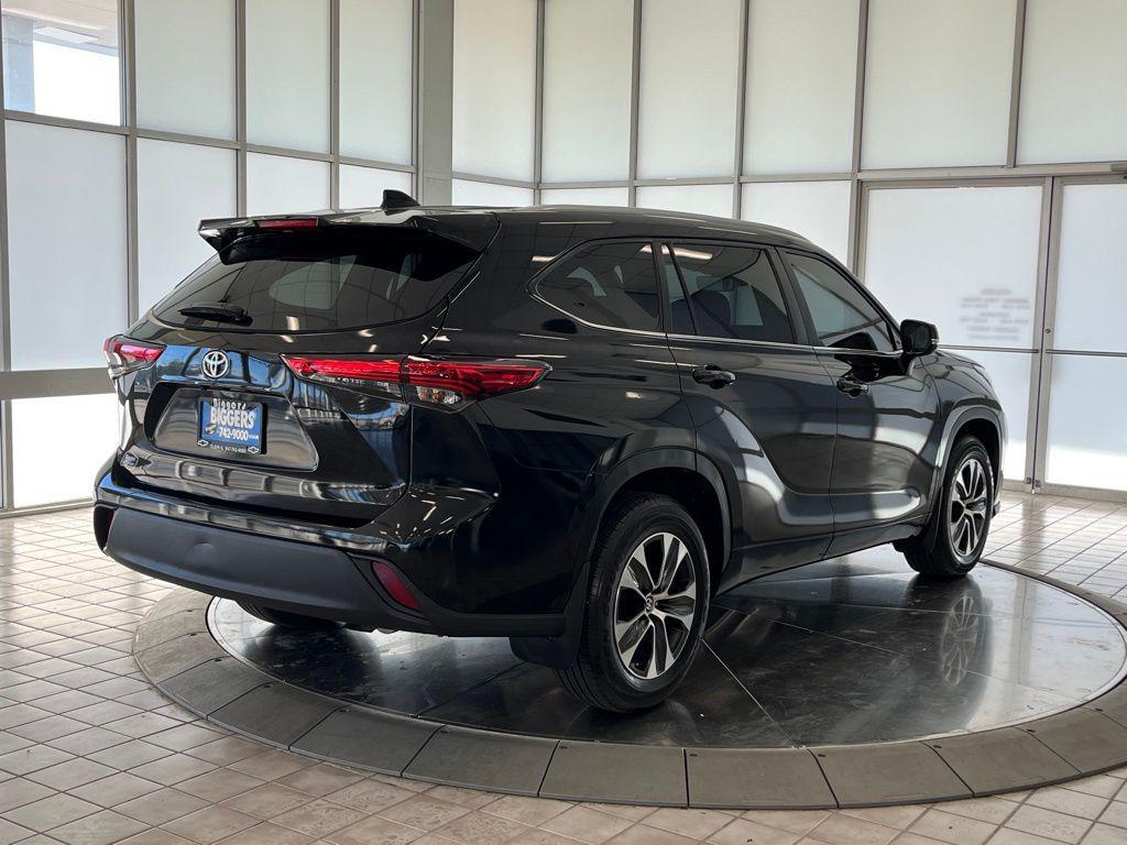 used 2023 Toyota Highlander car, priced at $35,488