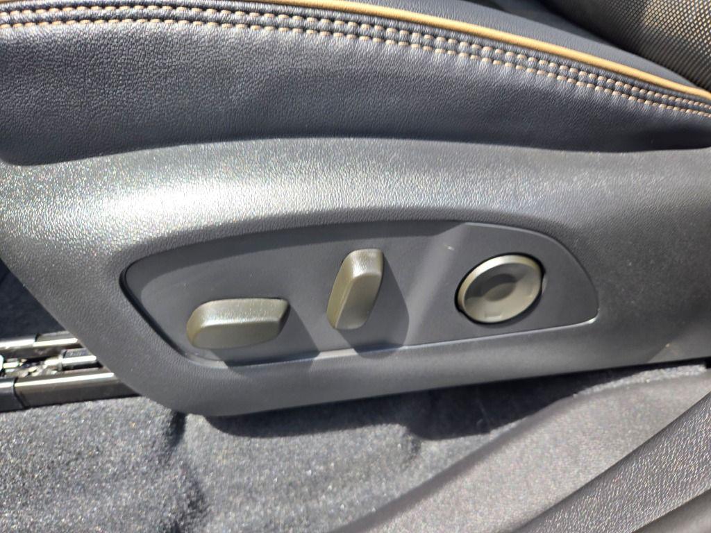 new 2026 Chevrolet Traverse car, priced at $60,055