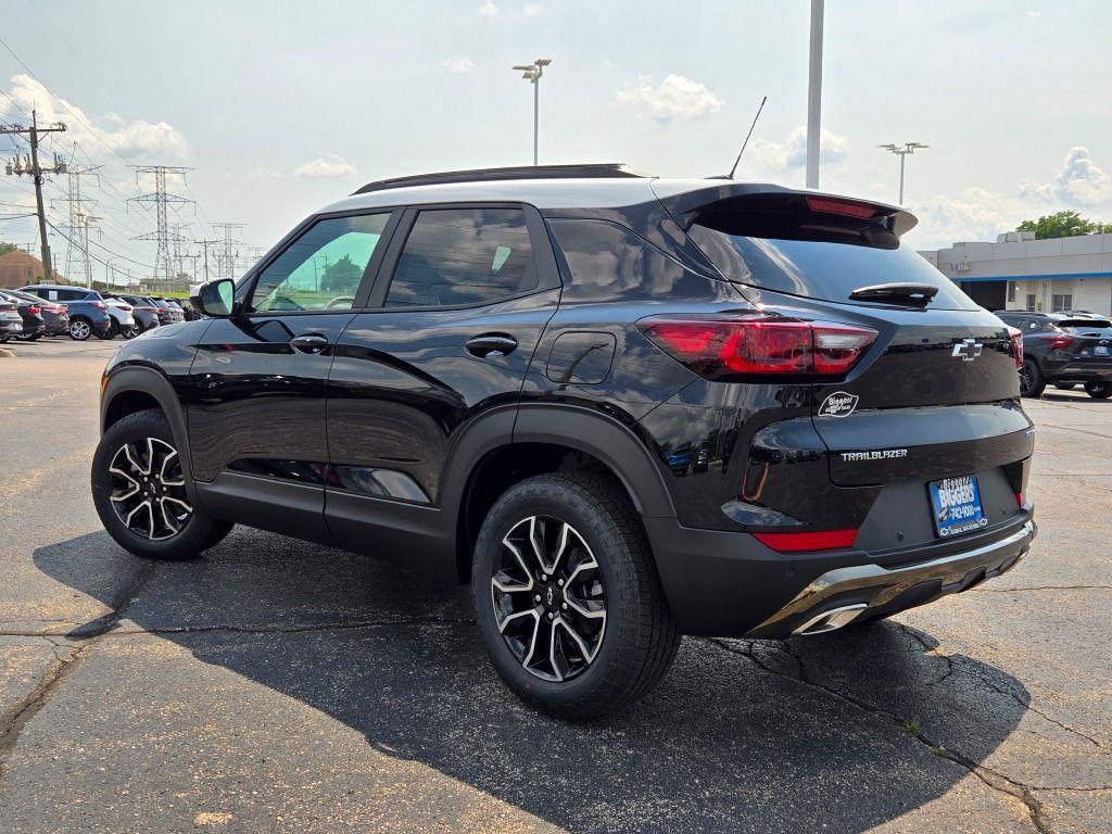 new 2026 Chevrolet TrailBlazer car, priced at $30,233