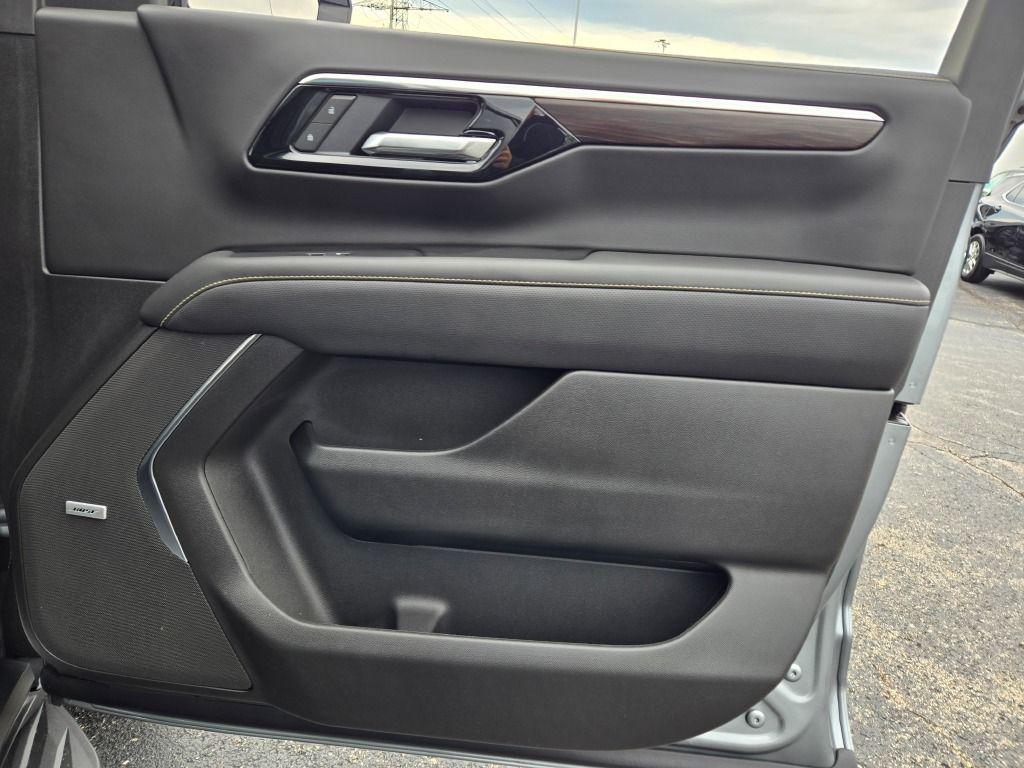 new 2025 Chevrolet Tahoe car, priced at $84,664