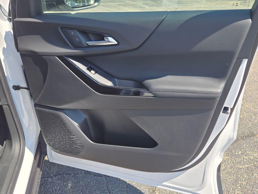 new 2026 Chevrolet Equinox car, priced at $35,415