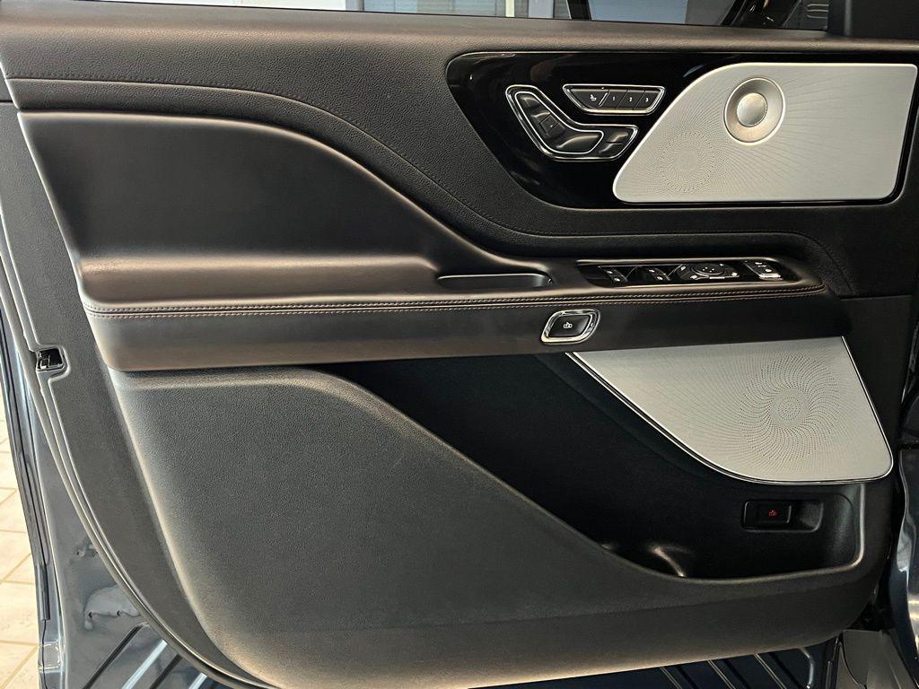 used 2022 Lincoln Aviator car, priced at $35,420