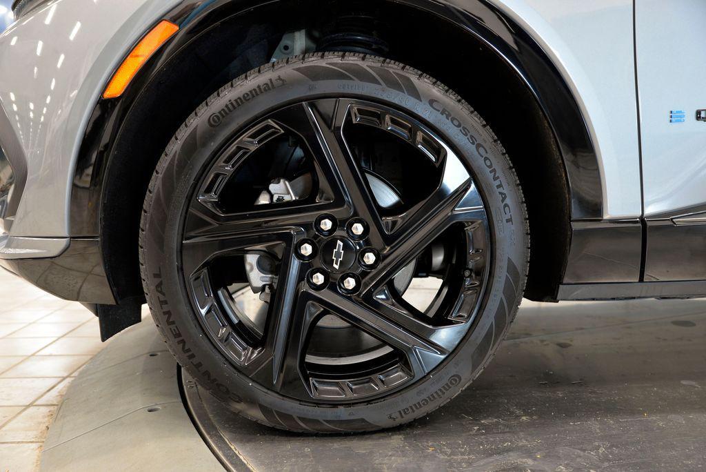 used 2025 Chevrolet Equinox EV car, priced at $34,266