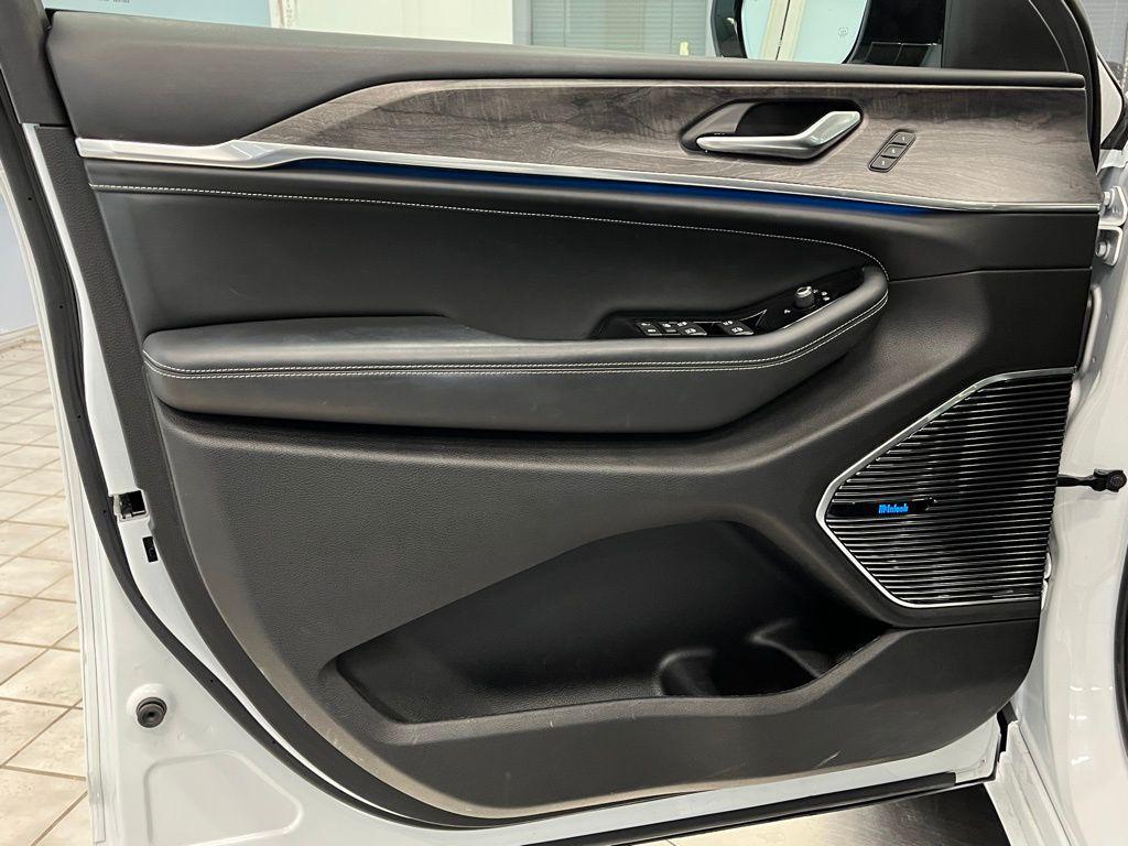 used 2022 Jeep Grand Cherokee L car, priced at $34,750