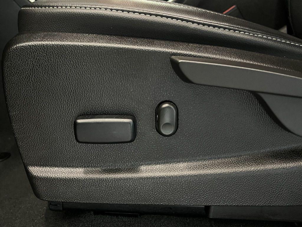 used 2022 Chevrolet Colorado car, priced at $31,382