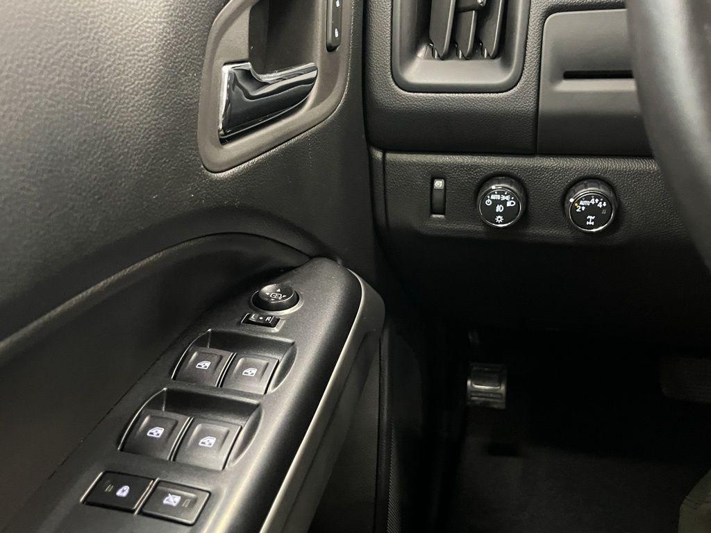 used 2022 Chevrolet Colorado car, priced at $31,382