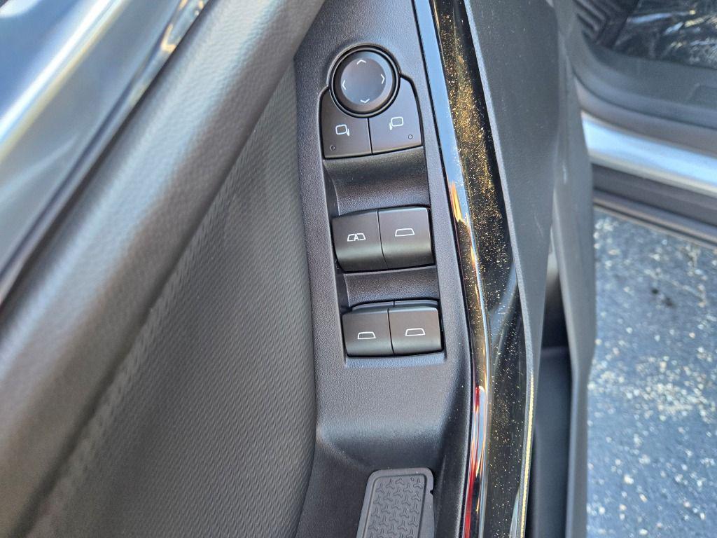 new 2026 Chevrolet Equinox car, priced at $33,603