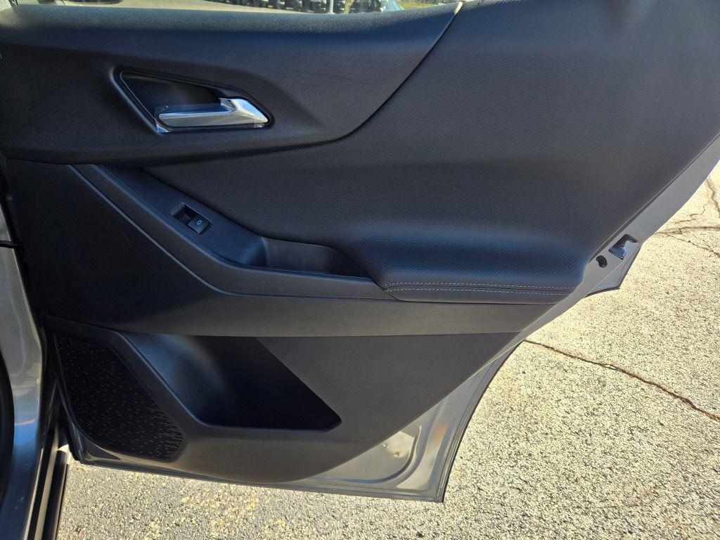 new 2026 Chevrolet Equinox car, priced at $33,603