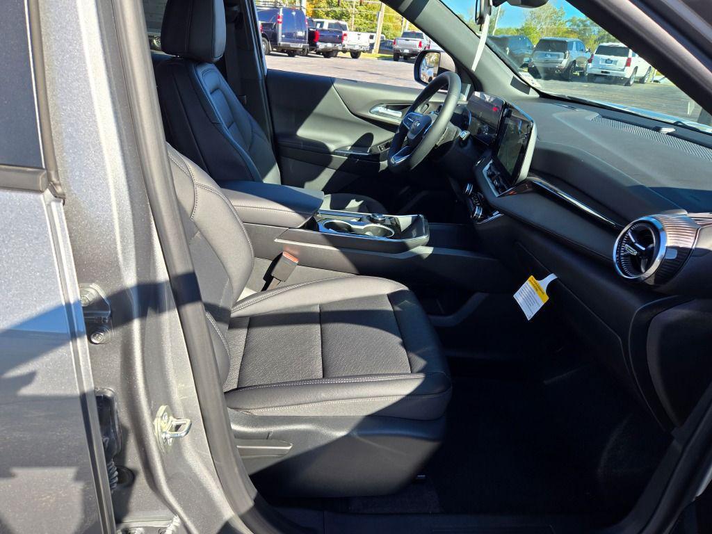 new 2026 Chevrolet Equinox car, priced at $33,603