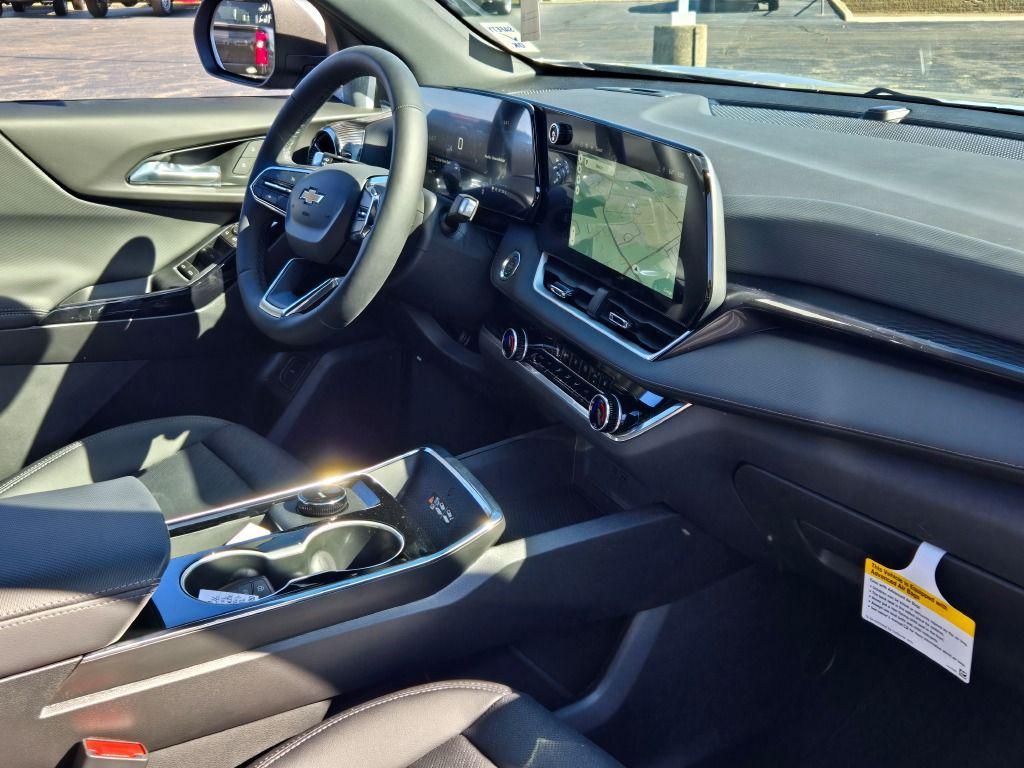 new 2026 Chevrolet Equinox car, priced at $33,603