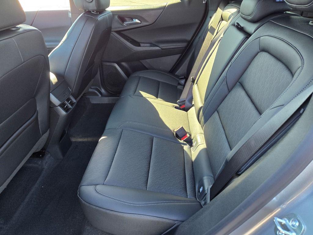 new 2026 Chevrolet Equinox car, priced at $33,603