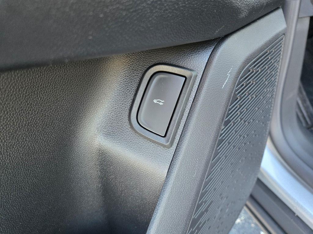 new 2026 Chevrolet Equinox car, priced at $33,603