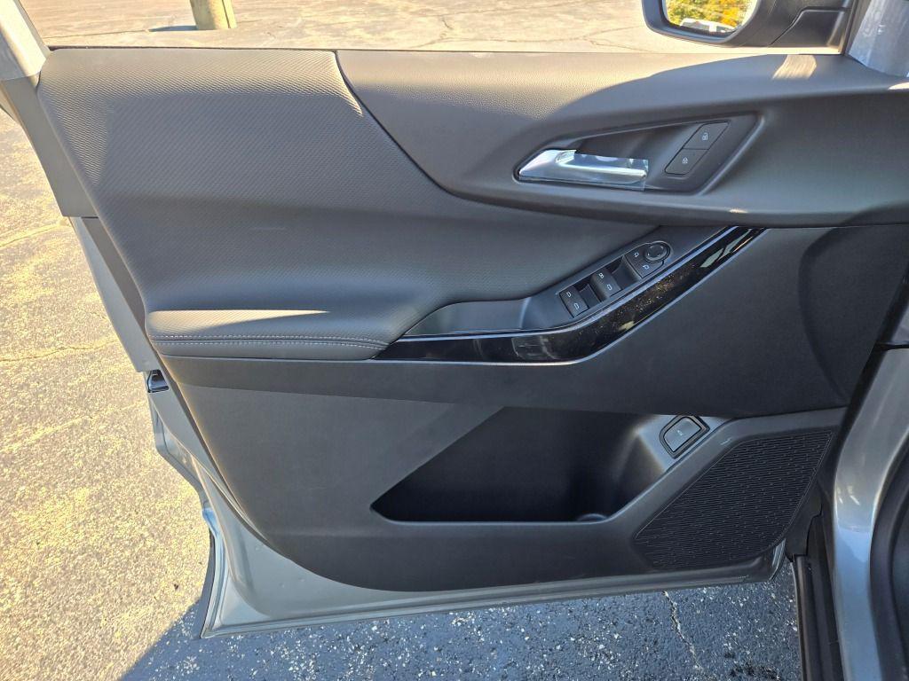 new 2026 Chevrolet Equinox car, priced at $33,603