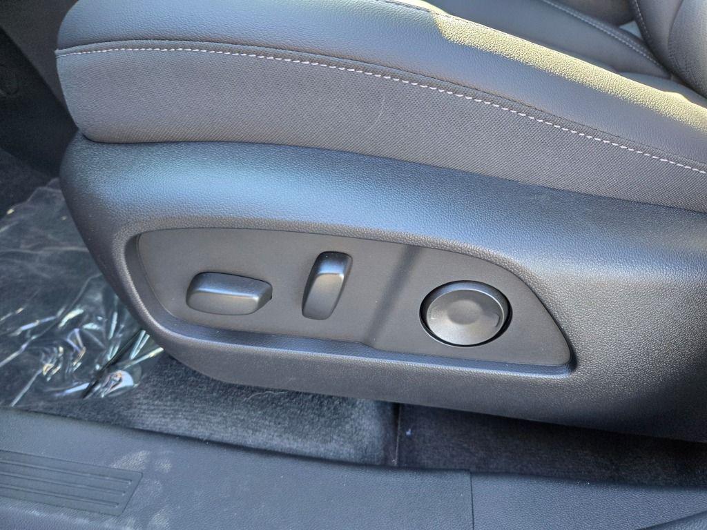 new 2026 Chevrolet Equinox car, priced at $33,603