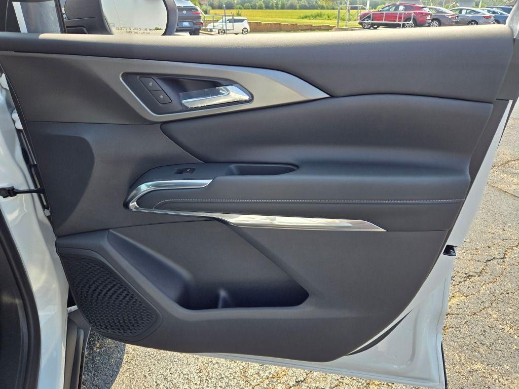 new 2026 Chevrolet Traverse car, priced at $46,321