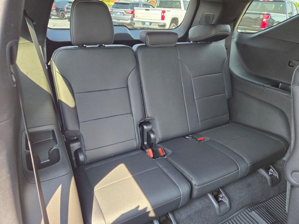 new 2026 Chevrolet Traverse car, priced at $46,321