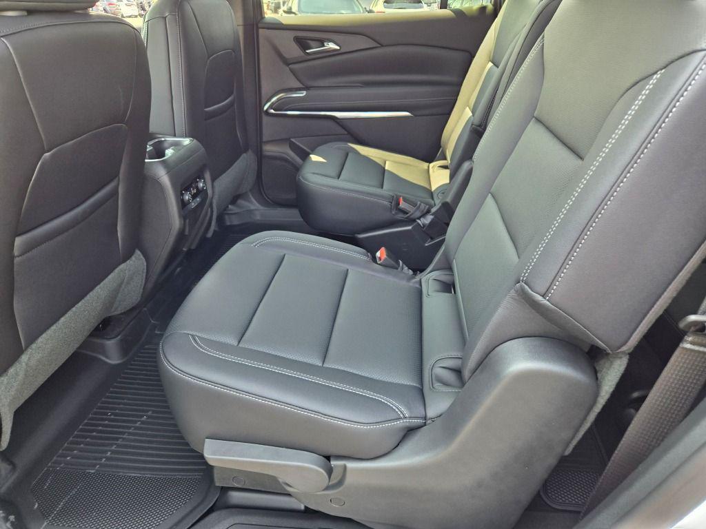 new 2026 Chevrolet Traverse car, priced at $46,321