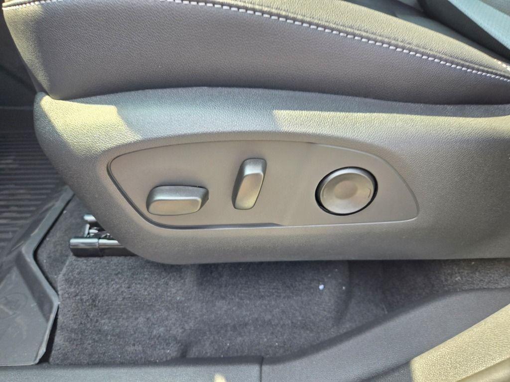 new 2026 Chevrolet Traverse car, priced at $46,321