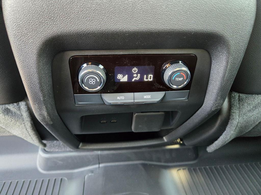 new 2026 Chevrolet Traverse car, priced at $46,321