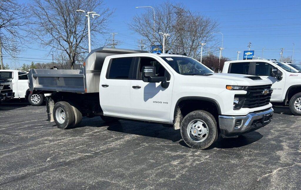new 2024 Chevrolet Silverado 3500 car, priced at $50,013