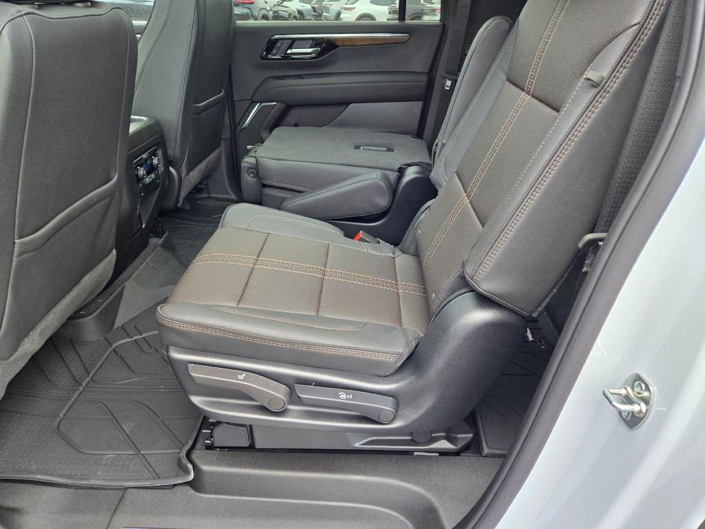 new 2026 Chevrolet Suburban car, priced at $92,560