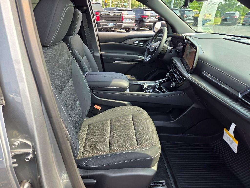 new 2026 Chevrolet Traverse car, priced at $45,391