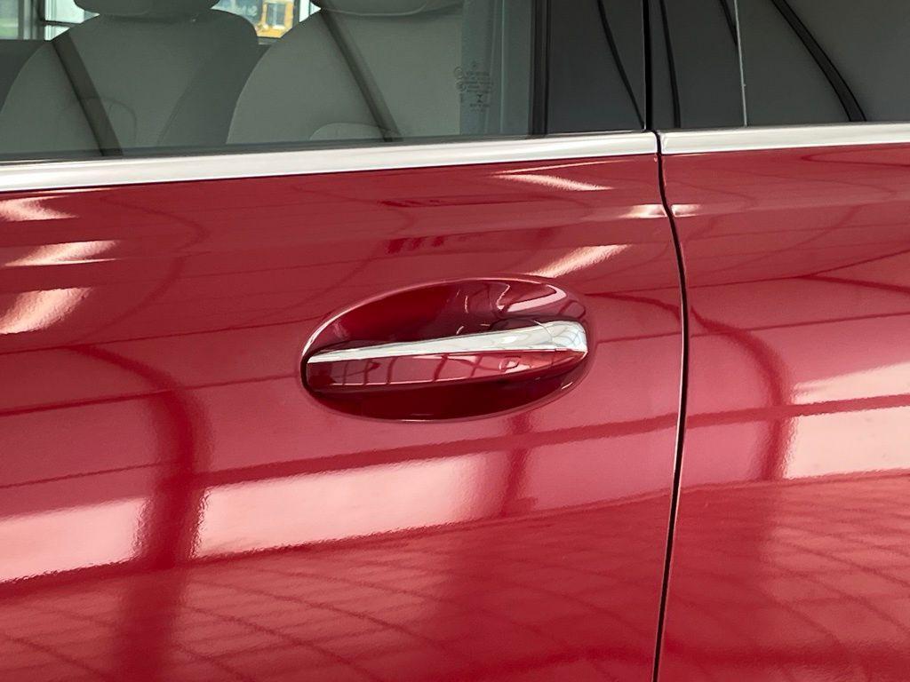 used 2021 Mercedes-Benz GLB 250 car, priced at $26,750