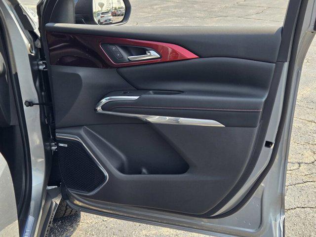 new 2025 Chevrolet Traverse car, priced at $54,014