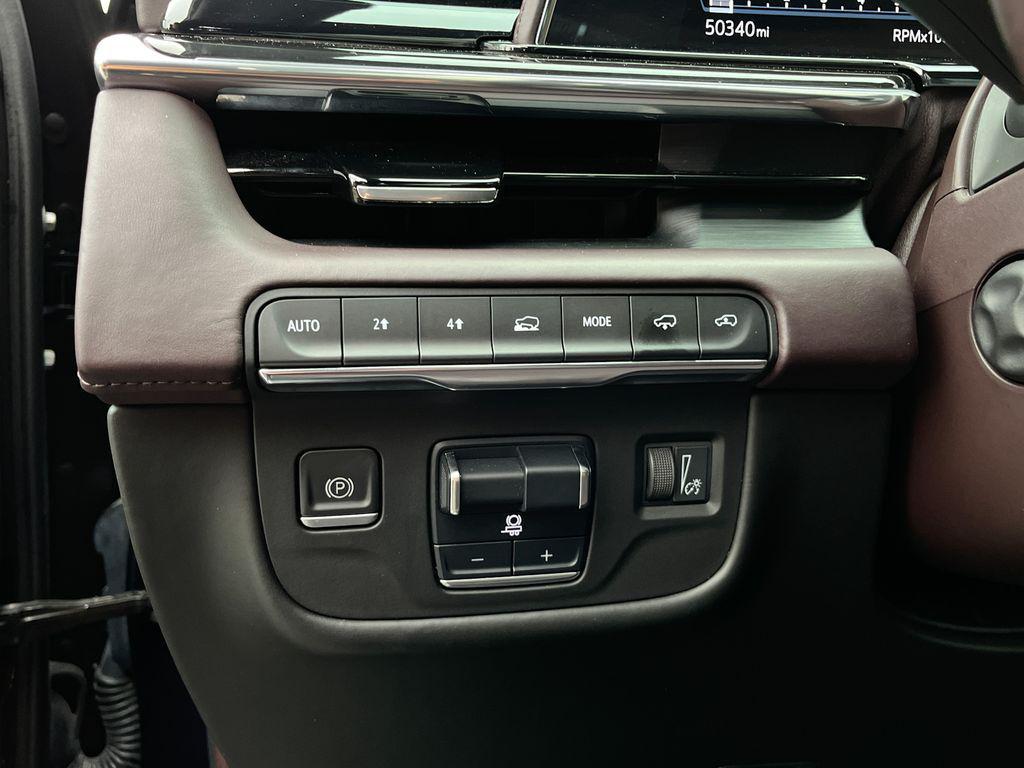 used 2021 Cadillac Escalade ESV car, priced at $65,557